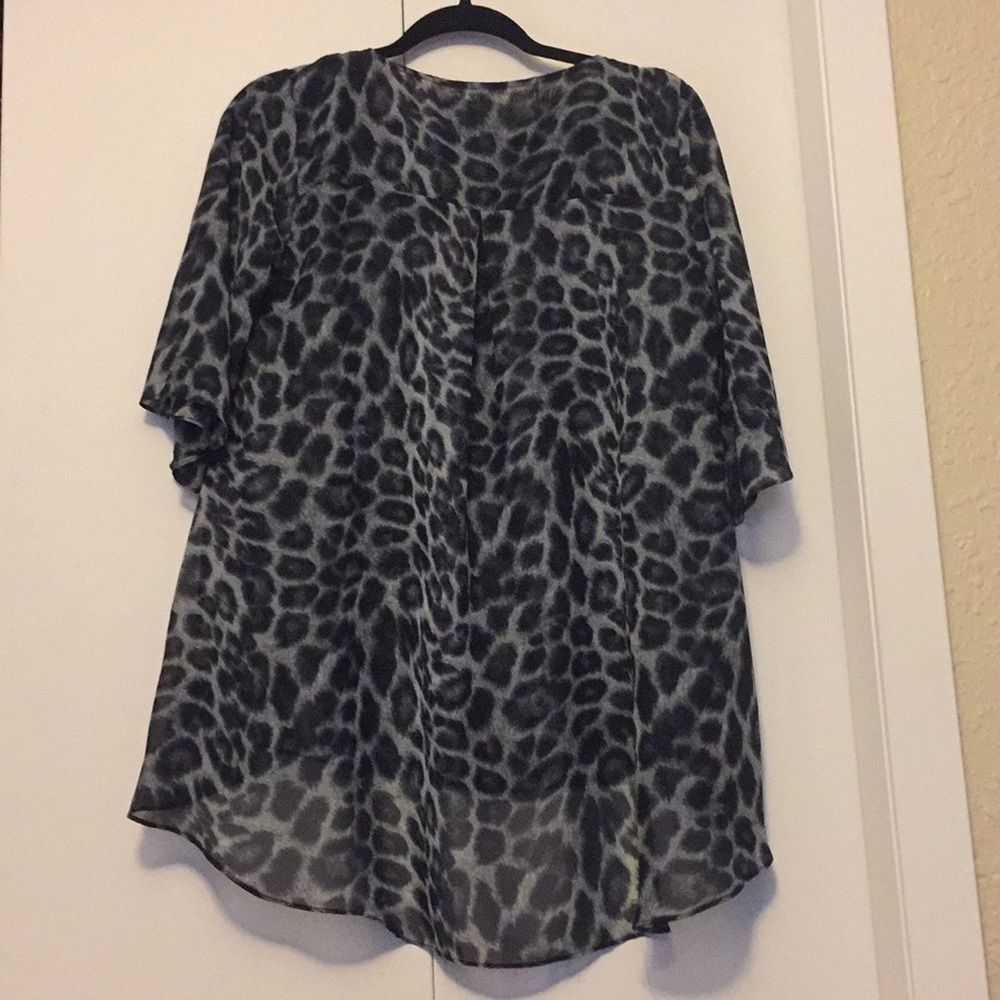 leopard top - Picture 1 of 3